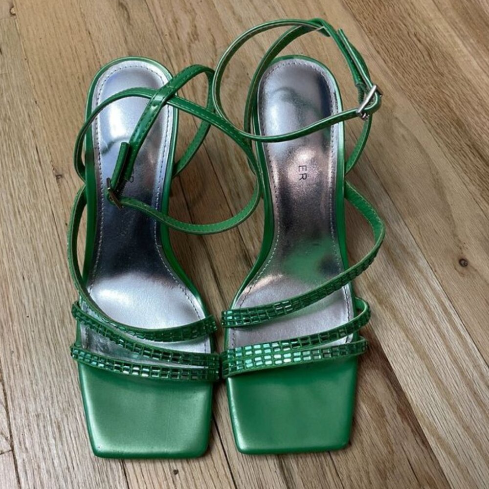 Marc Fisher Green Strappy Sandals – Size 7.5